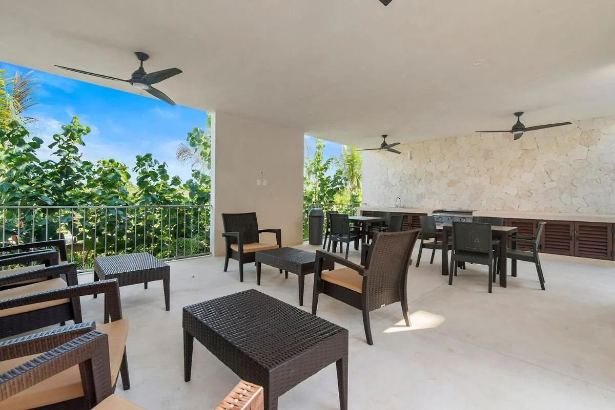 Akumal Seaside Ocean View Beach Access Rooftop Pools